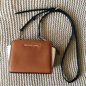 Michael Kors MINI Selma Crossbody